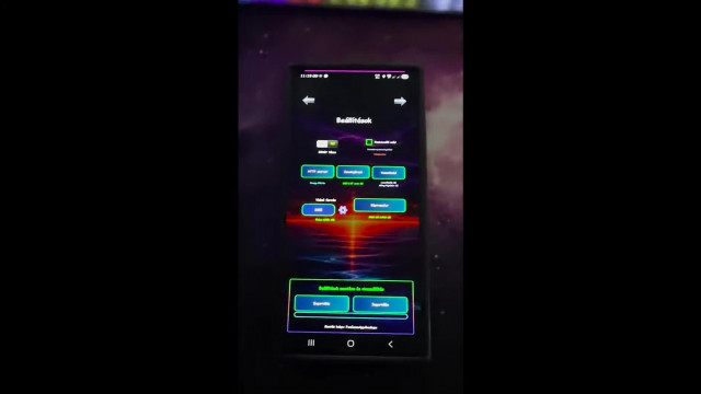 HÁJASBRÉ TAG VIDEÓ: 2HájasBuzi negyedjére is mutogatja az értelmetlen FoxApp-ot