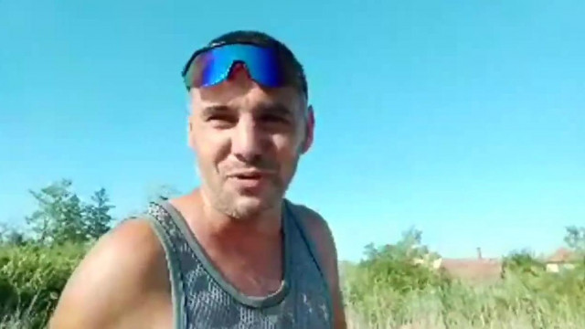 Ádám Mobil： Akár lehetne Strand is✌️ (2022)