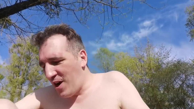 Abberált sodika húsvéti faszvillantása - Ruhátlan Tó Live (2022.04.14)
