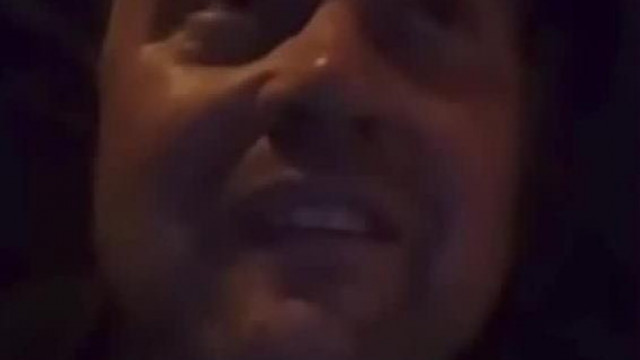 KUKKOL A RÉSZEG SZATÍR MALAC - a szűzkukijú picùr Dömpiröfi egy random nő mellé befeküdne az àgyba