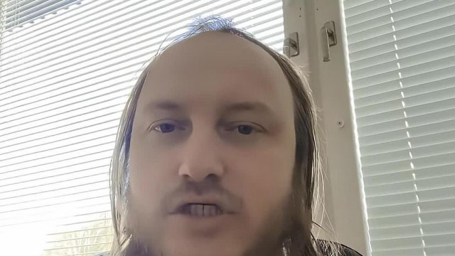 Kappanhangú oldalszakáll janó le akarja cserélni a magyar Himnuszt