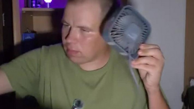Szopólex sötétben, kipállot szájjal izzadó kunyeráló live!