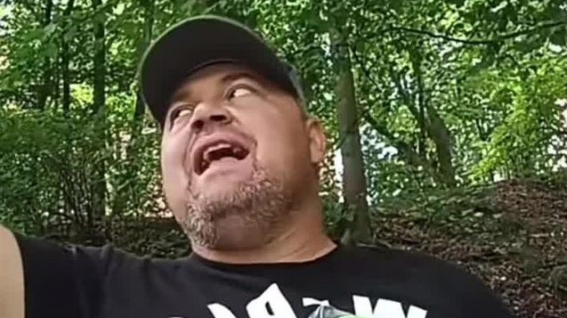 EMBERTELEN INCEL ROHAMOK - a szűz Terror Disznò Pista az erdőben riogatja a nèpet idegroncs fejeket vàgva