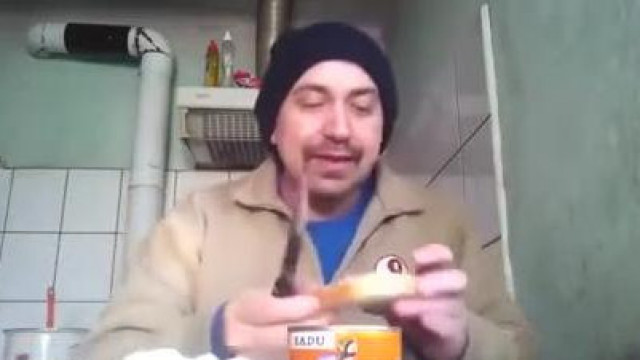 Filmkiller  Karácsonykor is sadu konzerv