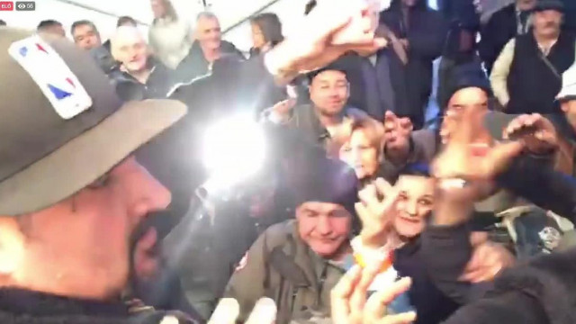 Rugós Brekeke ötszázasokat oszt a Blahán (2019 12.22.)