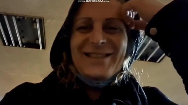 jutka live közben átváltozik légvédelmi szirénává