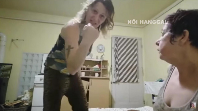 Ő EGY FÉRFI NŐI HANGGAL [TIKTOK KLIP]