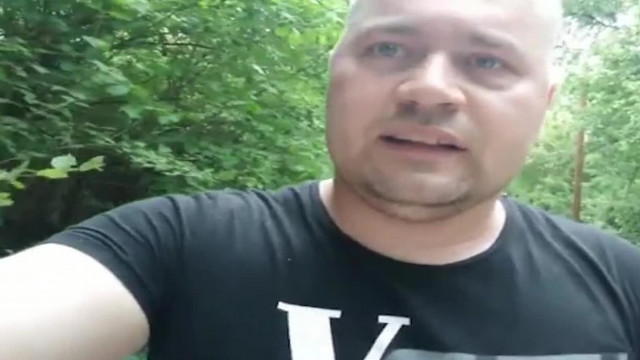 Egy titokzatos férfi követi a gyerekeket