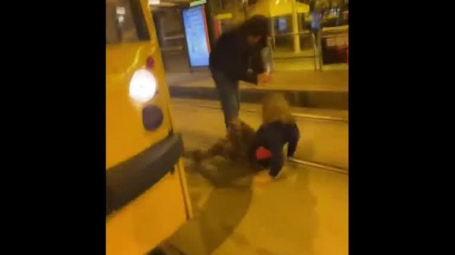 Merci vs Sodi harc a villamossíneken (2021 12 22)