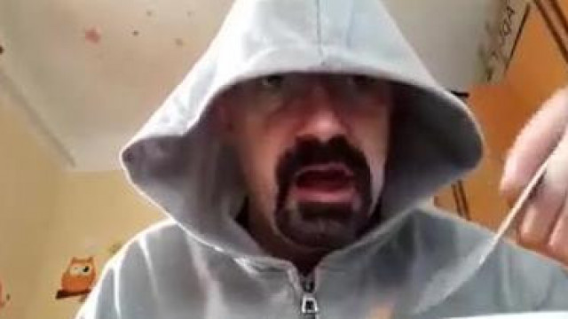 Turha Tamás Filmkillert próbálja kiparodizálni