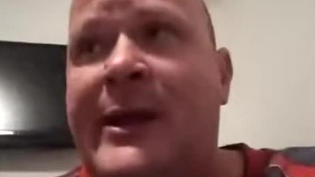 Fullfear üzen Kozma Csabának