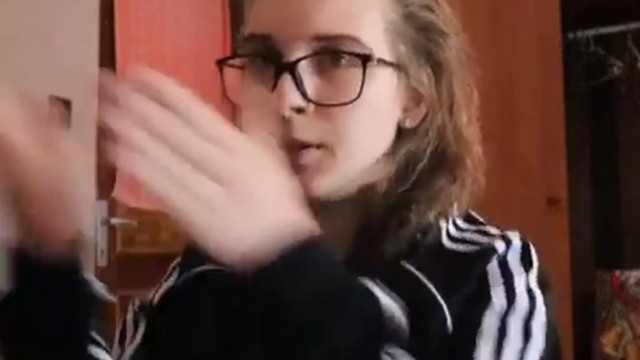 Czeglédi Janka régi videója, amelyben egy olyan pasiért olvadozik, akit sosem ismert