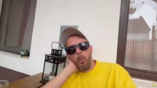 Herbert annyira leitta magát, hogy elfelejtette privátba rakni a pedofil videóját (12:00 után durvul el)