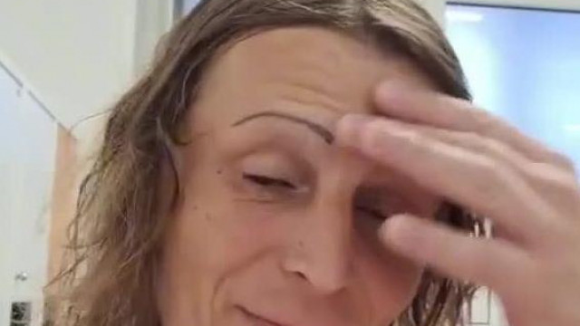 A rendszeresen utcán hugyozó és szaró tranyó Tibi kiakad a tiktok-os embereken
