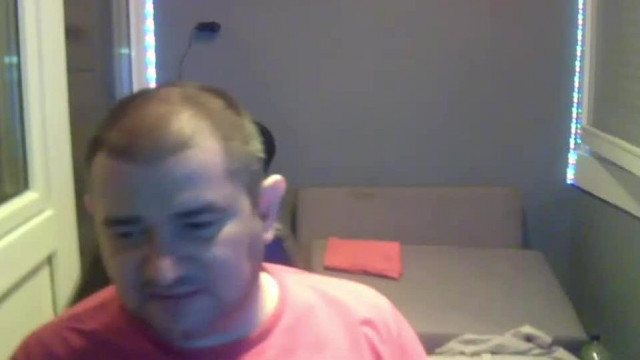 Benke Májast fenyíti (régi)