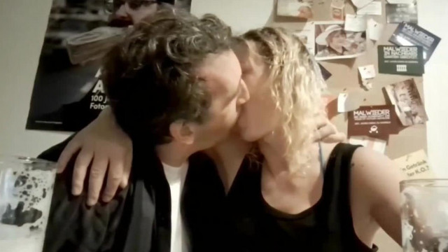 Sodi első francia csókja kamerán egy másik férfival