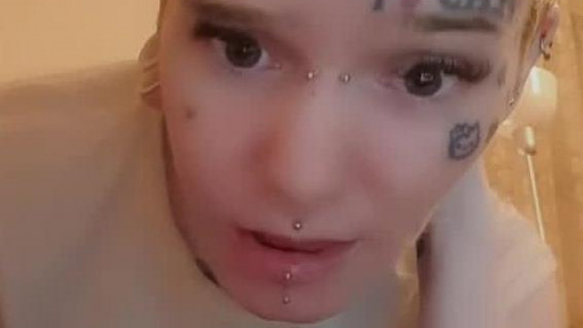 Zsóó Hajnik Zsófi beállva próbál okoskodni - tiktok lájv (2023.10.01)
