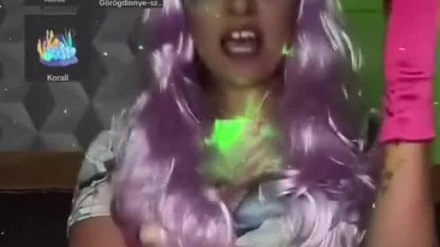 Loca Panthera hisztizik, mert nem donételnek az NPC girlfiend-es koldulására