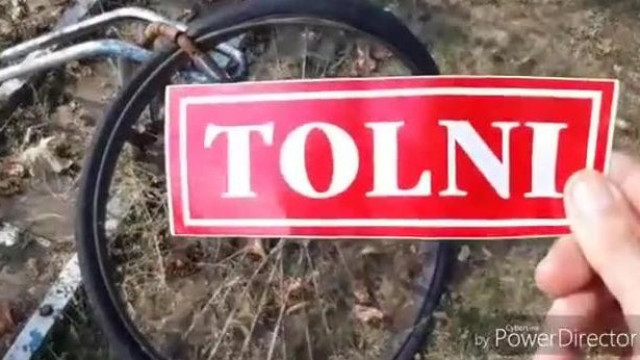 Random Prüntyi hangú, bolond nő bicikli kereke