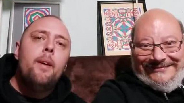 Tojás és debil felszopója bejelentkezik