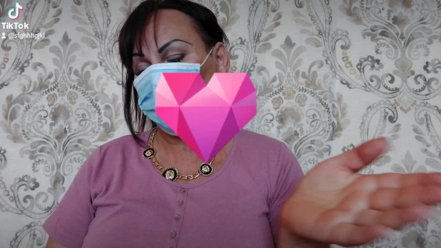 Privát Szabina bejelenti, hogy mégsem hagyja abba a Youtubeozást