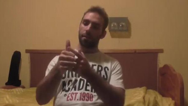 Nehéz manapság barátokat szerezni, de cserébe könnyebb szerelembe esni