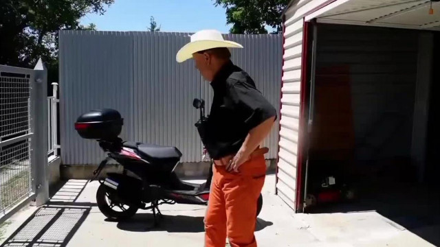 Révész János - Operatőr feleséggel balfaszkodós motorbemutató