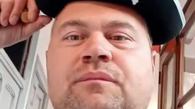 MC Isti - Úly hotel ba vagyók, vetem komoj sapkát pólót ,min den jàtszik !