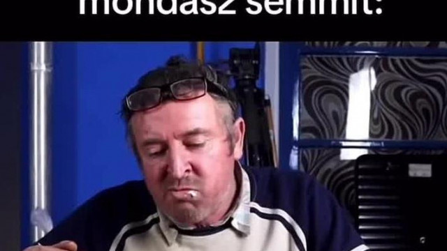 Elek Zoli vendégségben mém