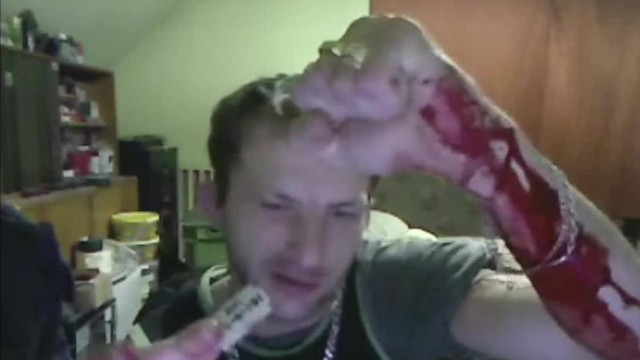 Macsó Tibi, a szerelmi csalódott Joker (önvagdosós keménykedés) retro