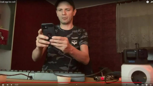 höjpi rettegve hívja a rendőröket, mert bekopognak az ablakon a nokik