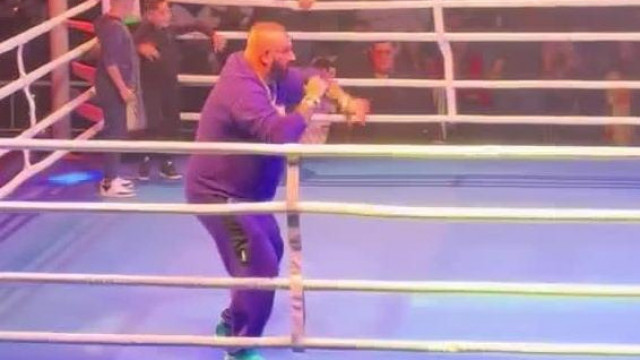 Fogyatékos Breki rap makogása a cickány box gála előtt