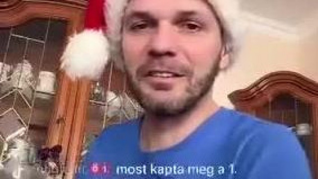Herbert karácsony alkalmából, ismét azzal "poénkodik", hogy homárkodna
