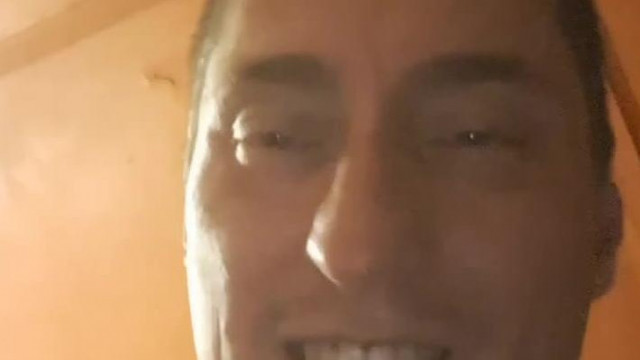 Anyjával élő Herbert felszopó - Értelmi sérült, főzős videó