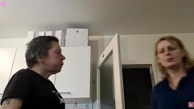 Varangy Tibinek: Na megyunk szopni akkor vagy nem?
