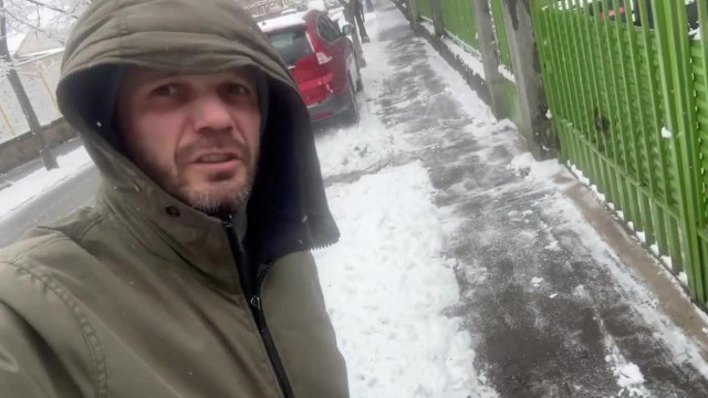 A sümegi tróger havat lapátol!