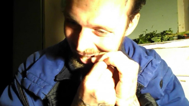Bartos villanykörtét eszik!!! (Röhögés veszély)
