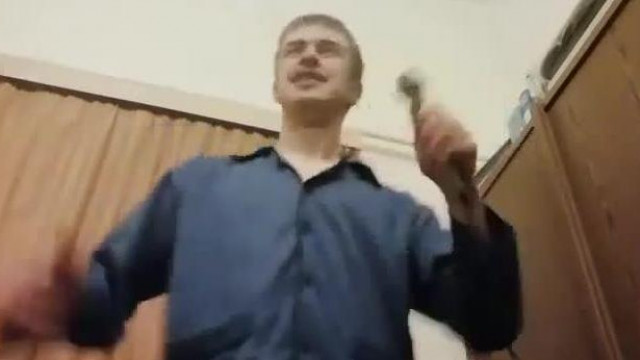 Kisjolly ismét bulikázik - Máma Este Elszöktetlek