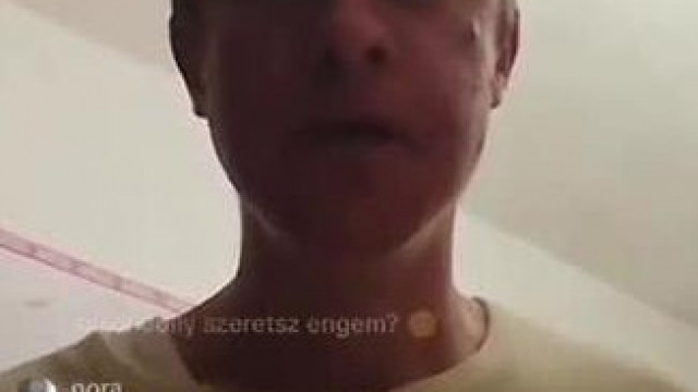Dzsuni nagyon durva idegösszeomlása és egy kis szék repítés (Galaktikus üvöltés)