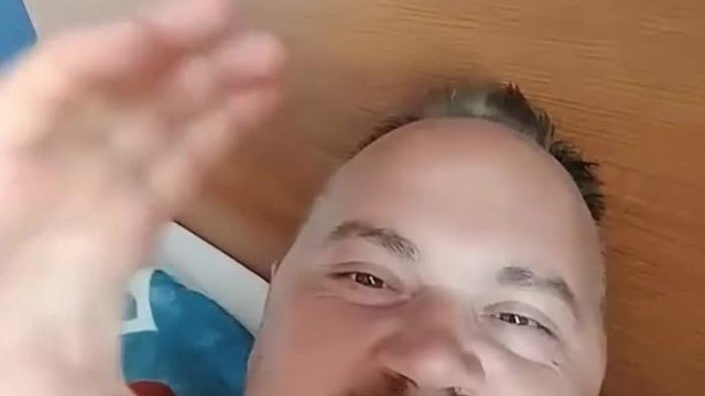 Pityuka feje annyira örül az új telefonnak, hogy hegyikecskévé változik