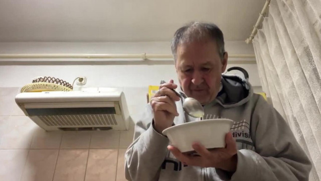Vibrátorkezű Sada olyat befingik hogy még saját maga is meglepődik rajta.
