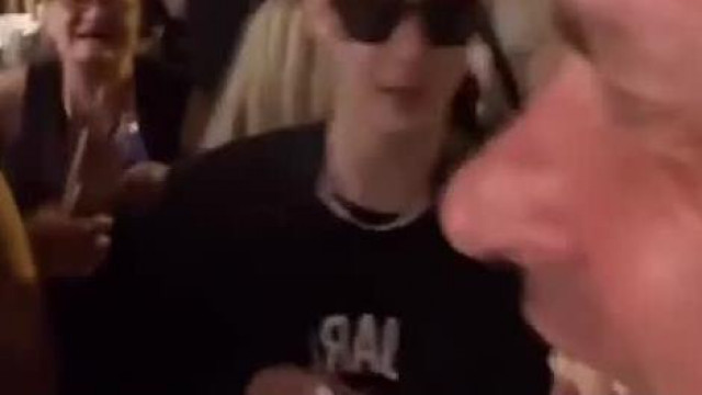 A 45 éves SteveMester és Bossa James 17 éves fiatalokkal verekednének