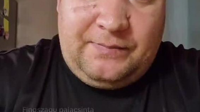 A Potrohos, Fofagtlan Subi Roland Szivesen belefingik mások szájába