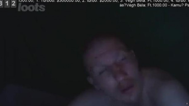 Trutymó Lájvozik az unokahugával a sötétben