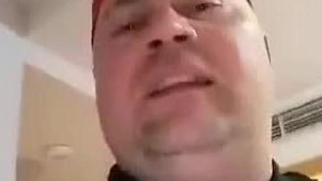 Mc Isti elmondja hogy hogyan szúrkálná meg Mitykó Pétert