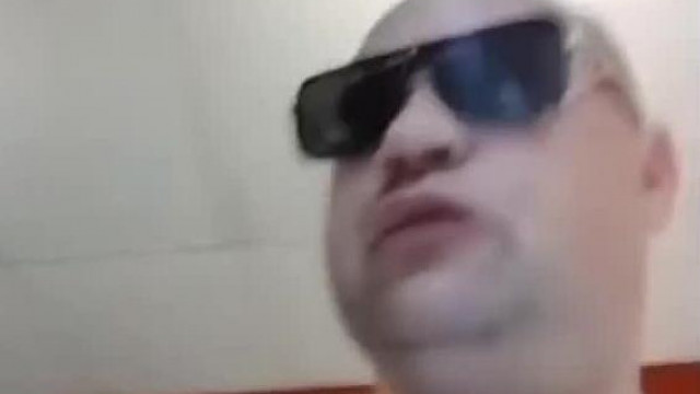 Mc Bölcsödés hirtelen idegrohamot kap pár màsodpercre
