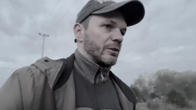 Herbert MC Isti szindrómája: Akik nézik őt az utcán ahogy videózik, azok nem normálisak.