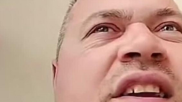 Mc Isti érkezik Magyarországra de lesznek vele Emberek és Boxolni jön haza